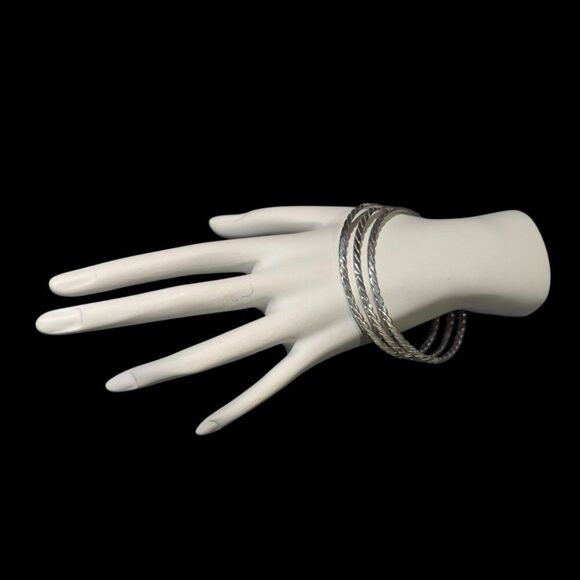 Tiffany & Co Single Bangle Bracelet Sterling Silver Estate TIF871 - Picture 11 of 15